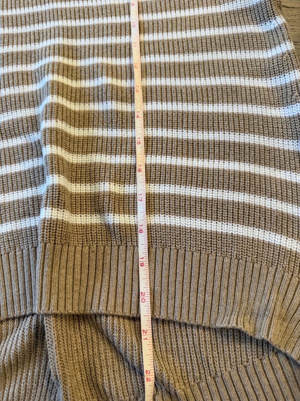 NWOT Banana Republic Tan and White Striped Crewneck Sweater - Picture 10 of 11